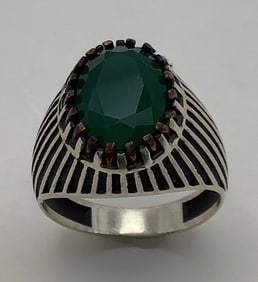 925 Sterling Emerald Ring Size 10.5 Ring weighs 10.3 TGW