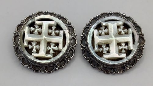 900 Sterling & Mother Of Pearl Earrings Earrings weigh 9.5 TGW