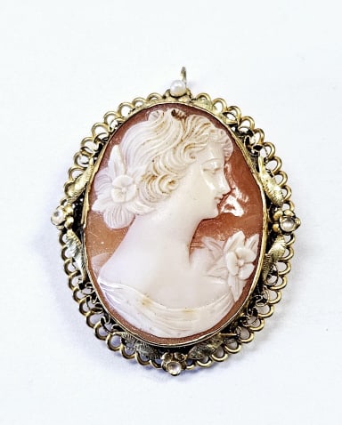 Vintage 12K Gold Filled Carved Shell Cameo Brooch Missing 3 small pearls on border. See (1 of 7)