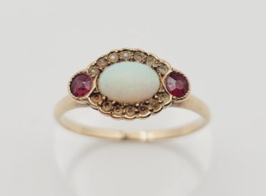 Vintage Gold Opal and Ruby Ring Ring Weighs 2 Grams  Size 8