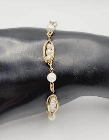 12K Gold Filled  Pearl Bracelet Bracelet Measures 7.5"  Bracelet Weighs 6.2 Grams