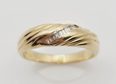 Vintage 14K Gold Diamond Ring Ring Weighs 7.3 Grams  Size 11