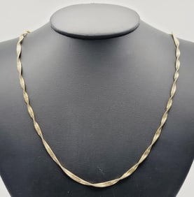 14K Gold Twist Chain Necklace Measures 24"  Necklace Weighs 13.2 Grams