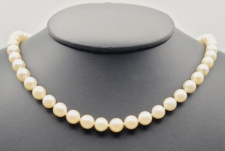 14K Gold Clasp and Aventurine Pearl Necklace Necklace Measures 16" Necklace weighs 27.7 Grams: Necklace Measures 16" Necklace weighs 27.7 Grams