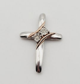 Sterling Silver Diamond Cross Pendant Pendant Weighs 1.4 Grams