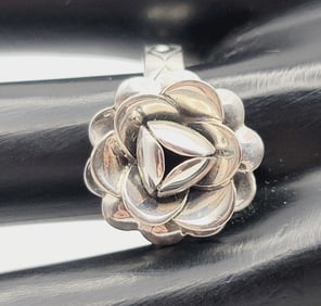 Vintage Sterling Silver Rose Ring Ring Weighs 8.8 Grams  Size 9.5
