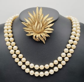 Vintage Crown Trifari Gold Tone Faux Pearl Set Necklace Measures 22"