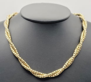 Vintage 12K Gold Filled Chain Necklace Measures 17"  Necklace Weighs 18.1 Grams