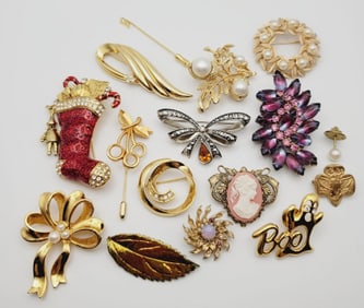 Collection of Assorted Vintage Brooches Gold and Silver Tone Metal
