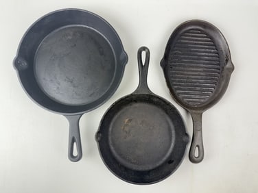 Cast Iron Pan Lot 2 Skillet 1 Grill 8 inch and 10 inches tall skillets 10 x 7 inch grill pan. Total