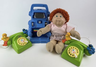 Vintage Toy Lot Cabbage Patch Sesame Street 80s Two Sesame Street phones, untested missing battery