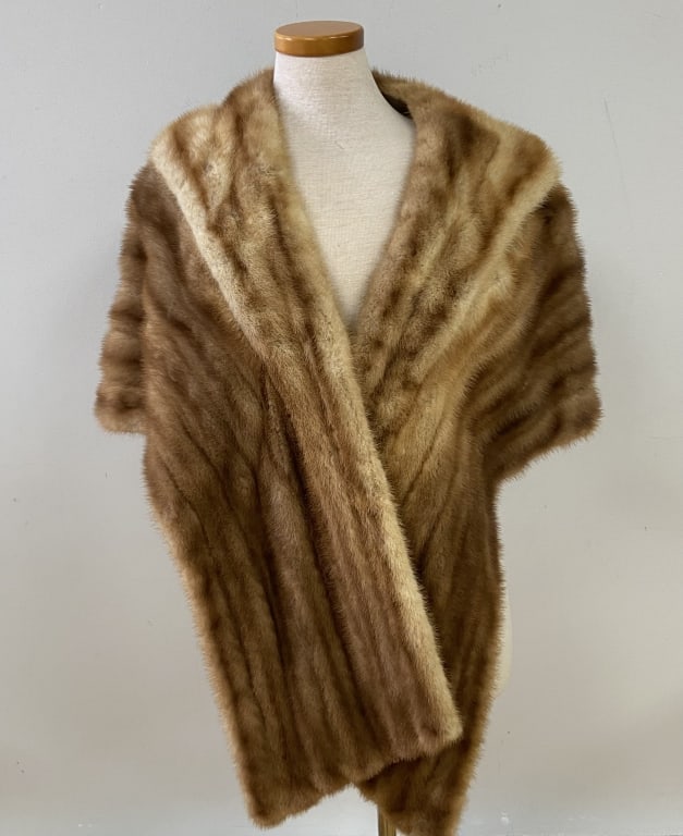 Vintage 50's Mink Fur Stole Striped light brown & tan fur stole with lining. Label reads Giffel's (1 of 7)