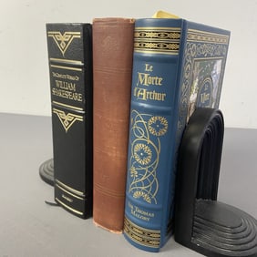 Classic Books Shakespeare, Malory, Elizabethan Elizabethan Plays published by DC Heath & Company,