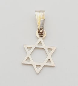 Sterling Silver Star of David Pendant Pendant Weighs 0.46 Grams