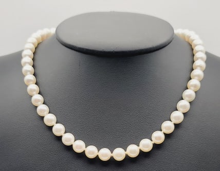 14K Gold Clasp Natural Pearl Necklace Necklace Measures 24" Necklace Weighs 41.6 Grams: Necklace Measures 24" Necklace Weighs 41.6 Grams