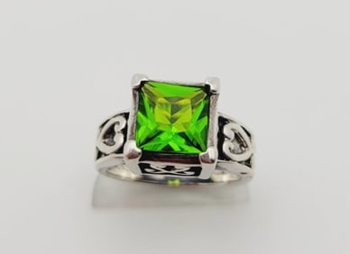 Sterling Silver Peridot Filigree Ring Ring Weighs 7.5 Grams Size 7