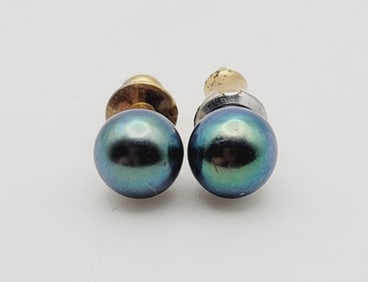 14K Gold Black Pearl Stud Earrings Earrings Weigh 1.6 Grams