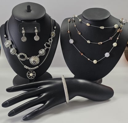 Lia Sophia Jewelry Collection Beaded necklace measures: Beaded necklace measures 24" Wire necklace measures 18" Cloth cord necklace measures 18" Damage to necklace cord. See photograph #12 All Jewelry Silver Tone