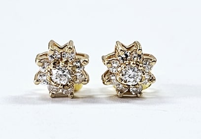 14K Yellow Gold Diamond Cluster Earrings .26 TDW Earrings weigh 2.2 Grams Earring backs gold tone