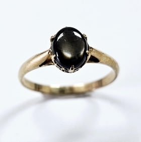 14K Yellow Gold Black Star Sapphire Ring Ring weighs 1.5 Grams Size 6.5