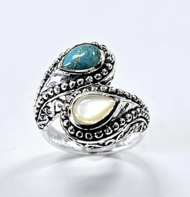 Sterling Silver Turquoise & Mother of Pearl Ring Ring weighs 5.6 Grams Size 7