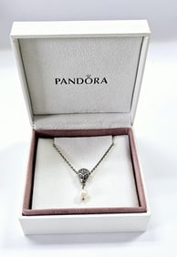 Pandora Sterling Pink Crystal Pearl Necklace Necklace weighs 10.2 Grams Measures 20"