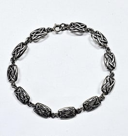 Sterling Silver Celtic Knot Link Bracelet Bracelet weighs 9.4 Grams