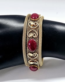 Vintage Gold Tone Mesh Red Glass Bracelet Bracelet weighs 33.6 Grams Not Signed