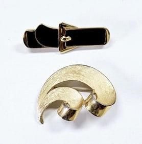 Vintage Trifari Signed Gold Tone Brooches Vintage Trifari Signed Gold Tone Brooches