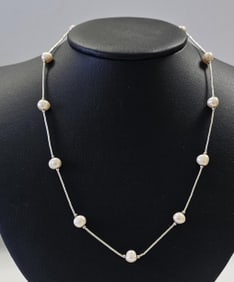 Natural Pearl Liquid Silver Necklace Necklace weighs 7.0 Grams Measures 17"