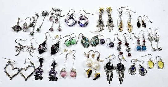 Huge Costume Jewelry Earring Lot Great for resale, jewelry making and crafts. What will you find?