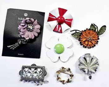 Assorted Floral Brooches Including Sarah Covington Simply Vera Vera Wang Jewelry Collection on Cards