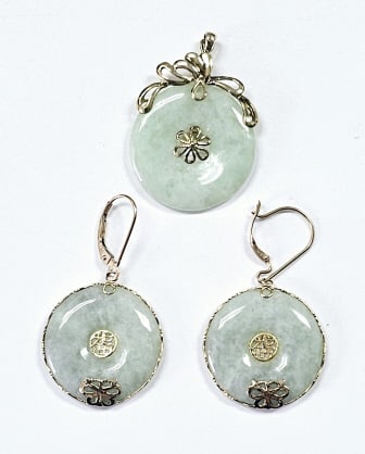 14K Chinese Jade Earrings & Pendant Set weighs 13.9 (1 of 7)