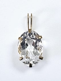 10K Gold Faceted Solitaire White Topaz Pendant Pendant weighs1.9 TGW