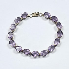 10K Yellow Gold Amethyst Bracelet Bracelet weighs 8.9 TGW Bracelet is 7"