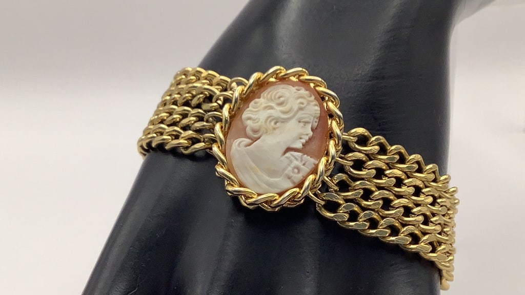 Amedeo Gold Tone Shell Cameo Bracelet Bracelet is 7": Bracelet is 7"