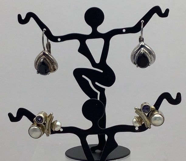 925 Pearl & Amethyst & 925 Sterling Onyx Earrings Earrings weigh 11.4 TGW: Earrings weigh 11.4 TGW