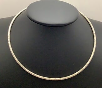 925 Sterling Milor Choker Necklace Italy Necklace is 15" & weighs 20.8 TGW