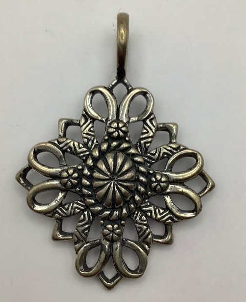 Carolyn Pollock Relios 925 Sterling Floral Pendant Pendant weighs 12.2 TGW: Pendant weighs 12.2 TGW