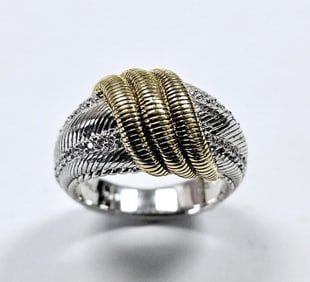 Judith Ripka 925 Sterling & Vermeil CZ Ring Size 9 Ring weighs 12.6 TGW