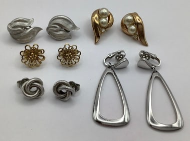 Assorted Trifari Gold & Silver Tone Clip Earrings Not real pearls. Earrings weigh 47.6 TGW