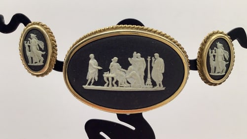 Black Wedgwood Gold Filled Brooch Pin & Earrings Set weighs 12.6 TGW
