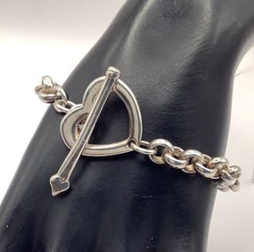 Vintage Sterling Arrow Toggle Heart Bracelet Italy Bracelet is 7" & weighs 24.0 TGW