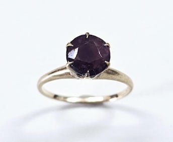 Vintage Solitaire Garnet 10K Yellow Gold Ring Size 5.5 & weighs 2.1 TGW