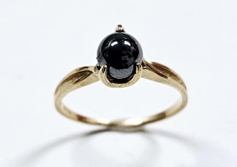 Vintage 10K Yellow Gold Hematite RIng Size 6 & weighs 1.9 TGW