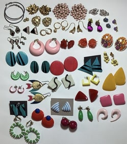 Assorted Vintage Earrings Pierced Clip Screw Back Contents not inspected. This lot weighs 9.7oz.