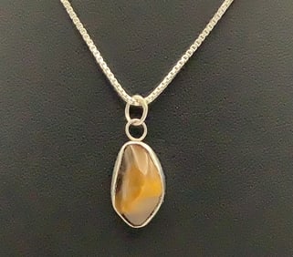 925 Sterling Tiger Eye Pendant Necklace Necklace is 18" & weighs 5.7 TGW