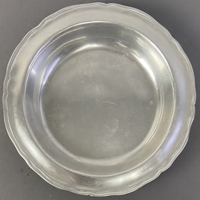 Wilton Pewter Dish 20th Century Mid 20th century tinned pewter dish by Wilton. Marked on the bottom