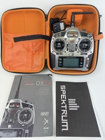 Spektrum DC7s Aircraft System Radio Controller Powers on. Otherwise untested. With case 12 x 9 x 5
