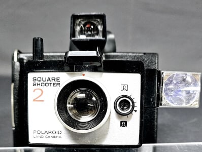 Vintage Polaroid Square Shooter 2 Land Camera×××××÷ Measures 6x5x6 inches tall. Untested.: Camera×××××÷ Measures 6x5x6 inches tall. Untested. Please see images for details regarding the condition.